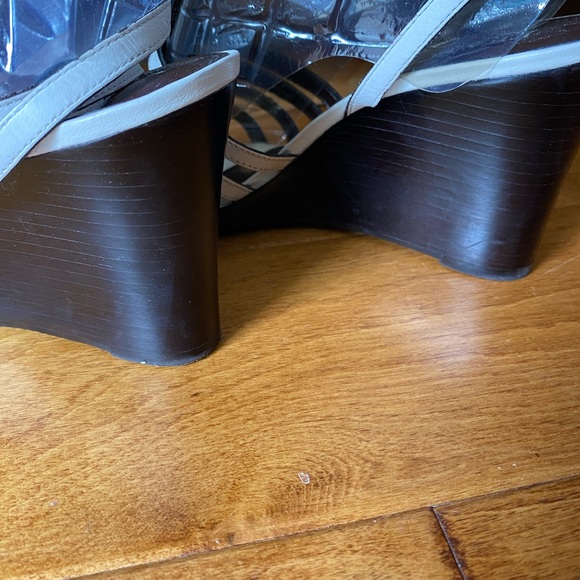 Franco Sarto Women’s Creme Strappy Sandal, size 7M - Picture 6 of 10